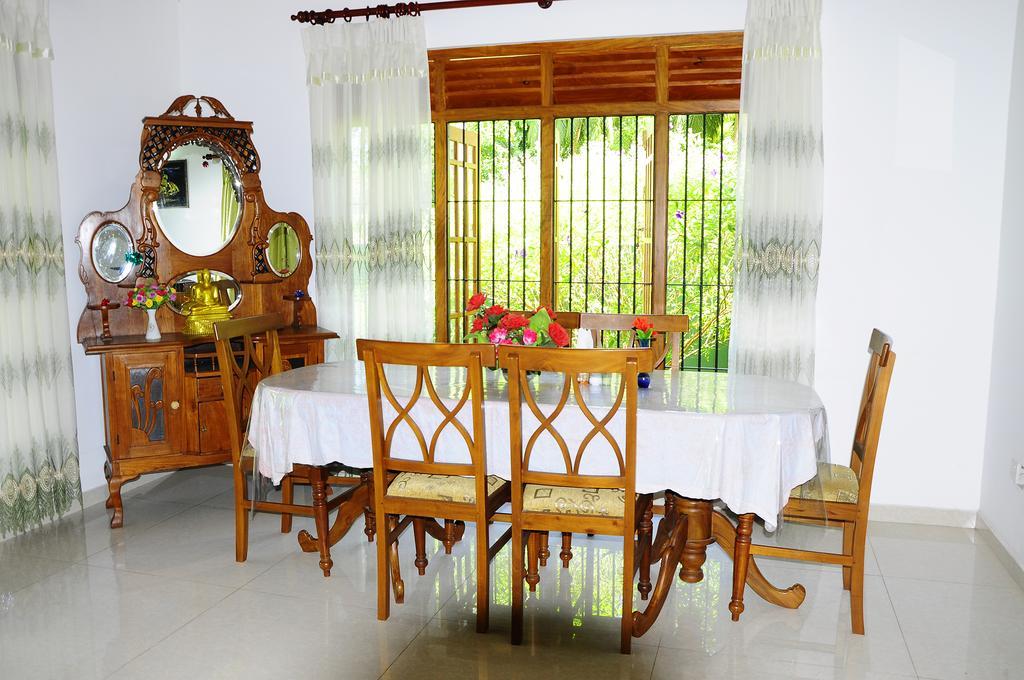 Lumbini Villa Bentota Room photo